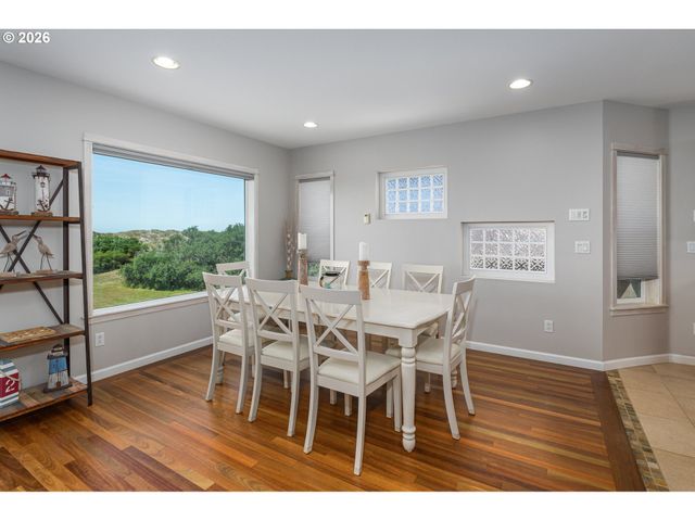 3356 Beach Loop Drive, Bandon, OR 97411