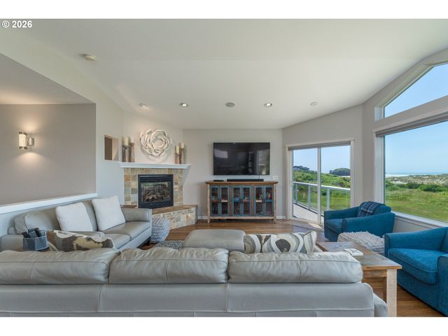 3356 Beach Loop Drive, Bandon, OR 97411