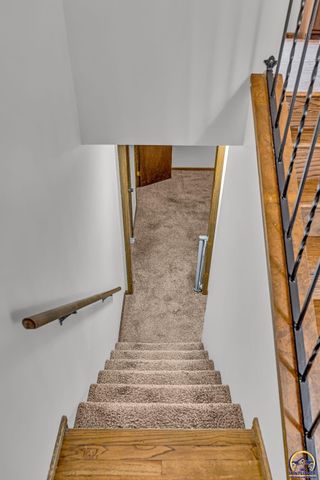 3537 SW Woodvalley PL, Topeka, KS 66614