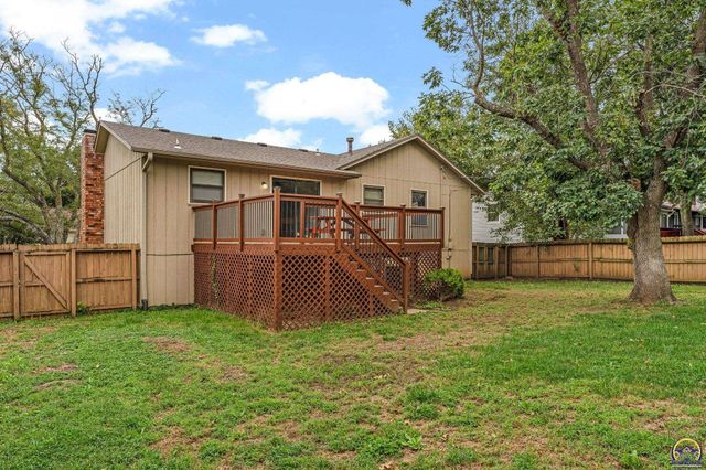 3537 SW Woodvalley PL, Topeka, KS 66614