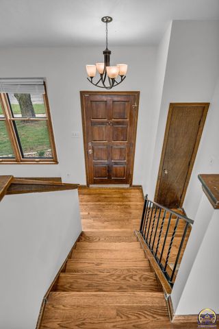 3537 SW Woodvalley PL, Topeka, KS 66614