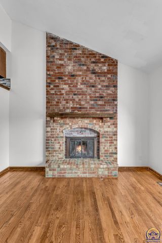 3537 SW Woodvalley PL, Topeka, KS 66614