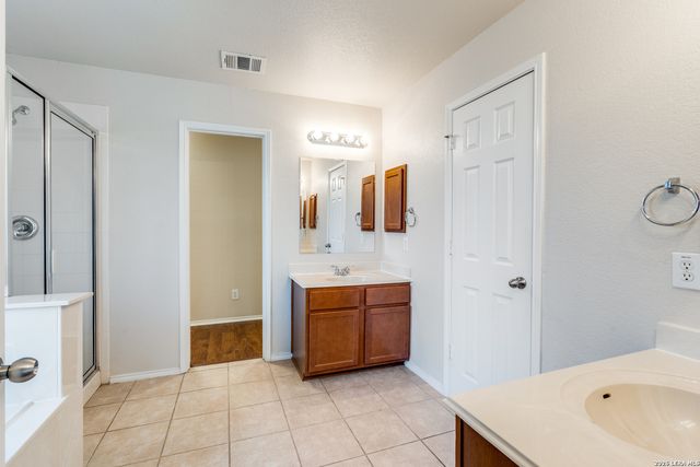 469 Silver Buckle, Schertz, TX 78154