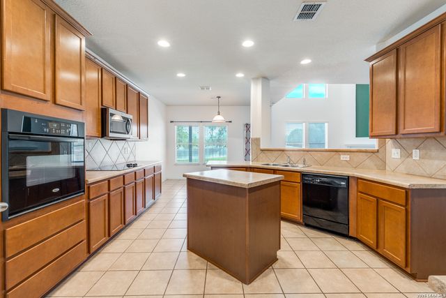 469 Silver Buckle, Schertz, TX 78154