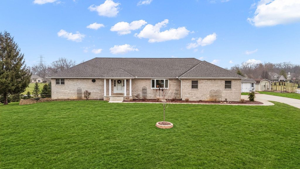 167 Wood Duck Drive, Valparaiso, IN 46385