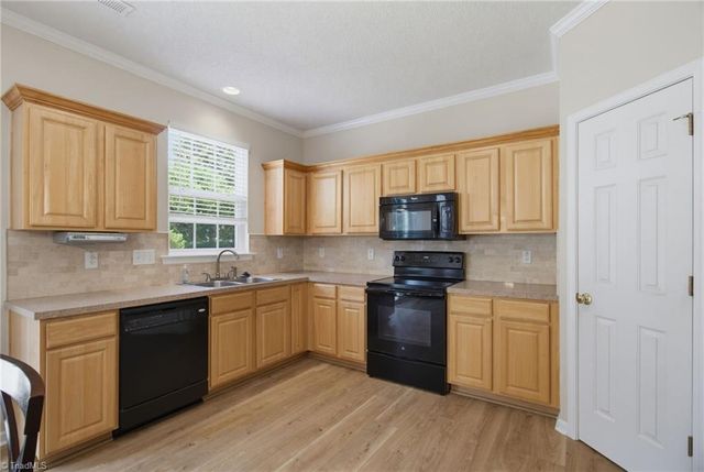 3706 Single Leaf Circle, High Point, NC 27265
