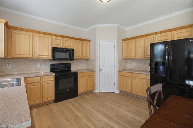 3706 Single Leaf Circle, High Point, NC 27265