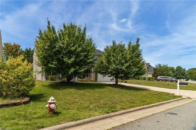 3706 Single Leaf Circle, High Point, NC 27265