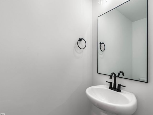 224 Hotchkiss Lane, Duncan, SC 29334