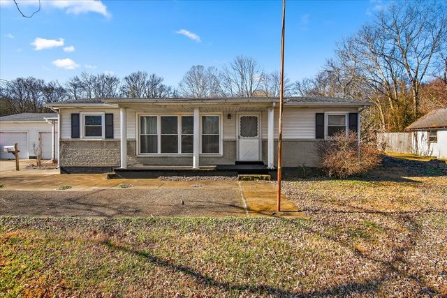 1077 Slaters Creek Rd, Goodlettsville, TN 37072