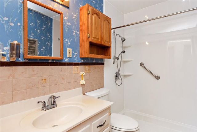 1077 Slaters Creek Rd, Goodlettsville, TN 37072