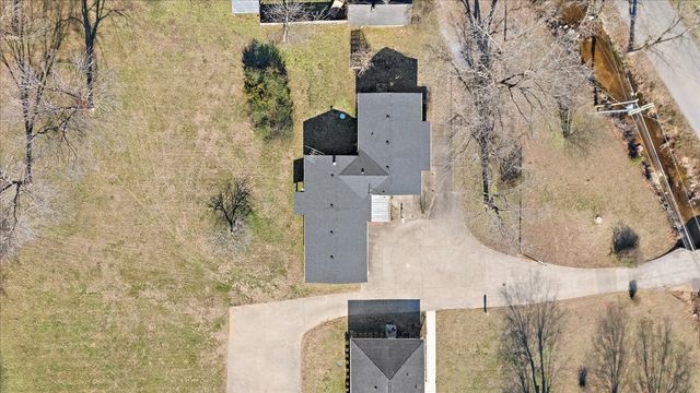 1077 Slaters Creek Rd, Goodlettsville, TN 37072