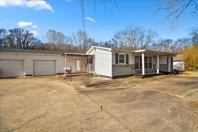 1077 Slaters Creek Rd, Goodlettsville, TN 37072