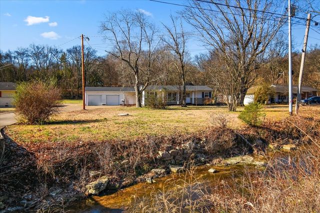 1077 Slaters Creek Rd, Goodlettsville, TN 37072