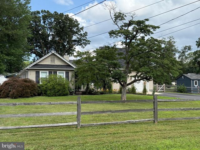 4737 MEETING RD, Bensalem, PA 19020