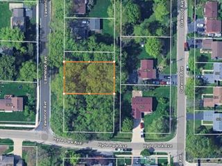525 Lawrence Avenue, Gurnee, IL 60031