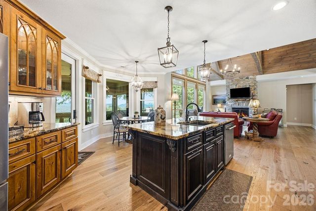 48 S Mountain Morning Lane, Hendersonville, NC 28739