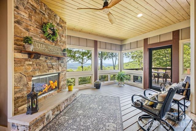 48 S Mountain Morning Lane, Hendersonville, NC 28739