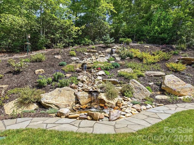 48 S Mountain Morning Lane, Hendersonville, NC 28739