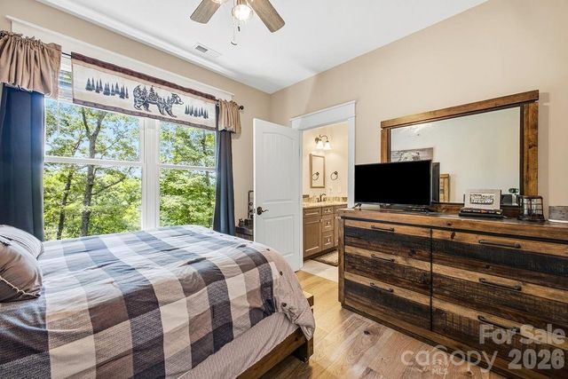48 S Mountain Morning Lane, Hendersonville, NC 28739