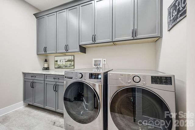 48 S Mountain Morning Lane, Hendersonville, NC 28739
