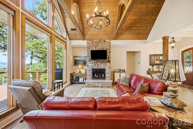 48 S Mountain Morning Lane, Hendersonville, NC 28739