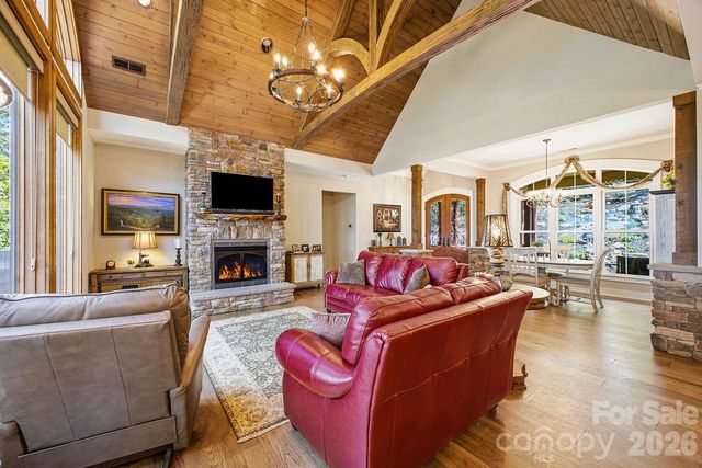 48 S Mountain Morning Lane, Hendersonville, NC 28739