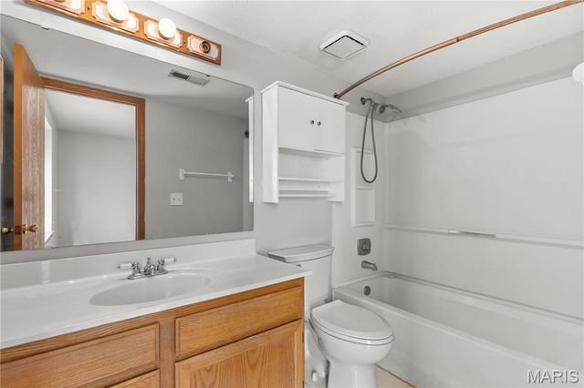 2506 Creve Coeur Mill Road 8, Maryland Heights, MO 63043