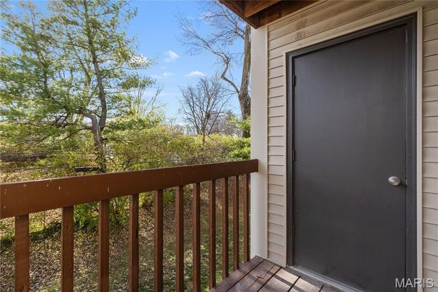 2506 Creve Coeur Mill Road 8, Maryland Heights, MO 63043