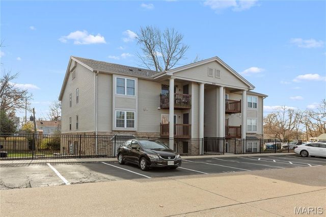 2506 Creve Coeur Mill Road 8, Maryland Heights, MO 63043