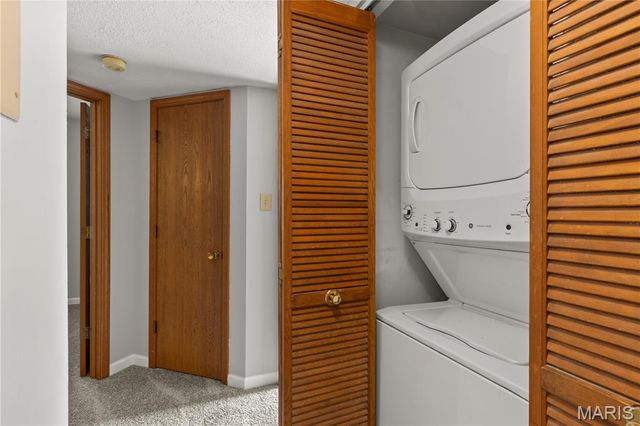 2506 Creve Coeur Mill Road 8, Maryland Heights, MO 63043