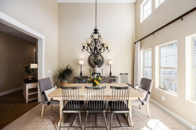 10847 S HIDDENWOOD DR, Sandy, UT 84092