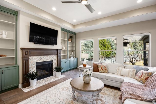 10847 S HIDDENWOOD DR, Sandy, UT 84092