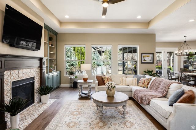 10847 S HIDDENWOOD DR, Sandy, UT 84092