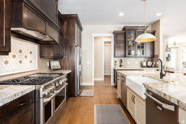 10847 S HIDDENWOOD DR, Sandy, UT 84092