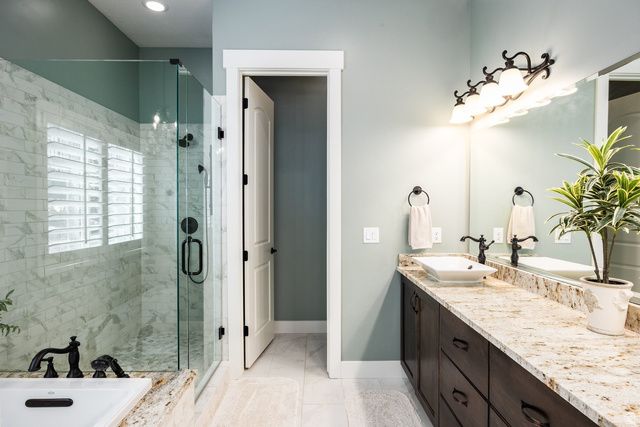 10847 S HIDDENWOOD DR, Sandy, UT 84092