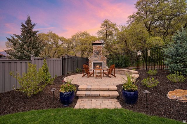 10847 S HIDDENWOOD DR, Sandy, UT 84092