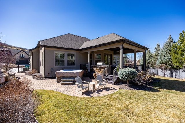 10847 S HIDDENWOOD DR, Sandy, UT 84092