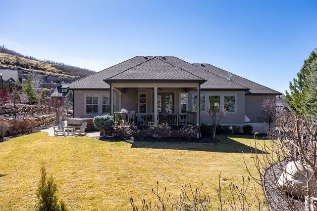 10847 S HIDDENWOOD DR, Sandy, UT 84092