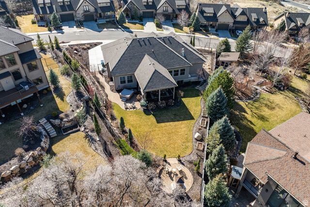 10847 S HIDDENWOOD DR, Sandy, UT 84092