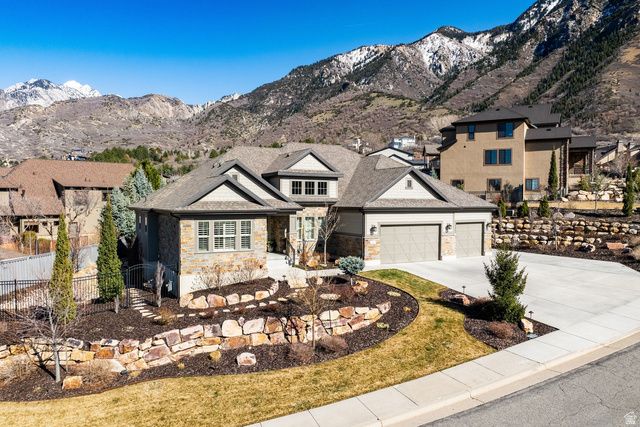 10847 S HIDDENWOOD DR, Sandy, UT 84092