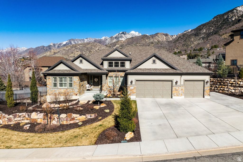 10847 S HIDDENWOOD DR, Sandy, UT 84092