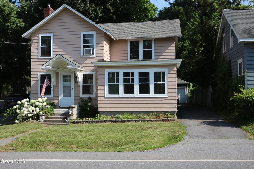 11 Halfmoon Drive, Waterford, NY 12188