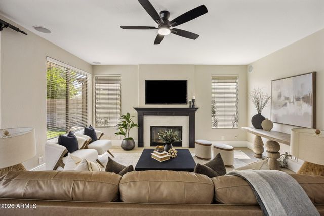 4718 E VIA MONTOYA Drive, Phoenix, AZ 85050
