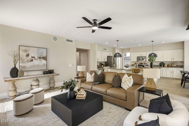 4718 E VIA MONTOYA Drive, Phoenix, AZ 85050