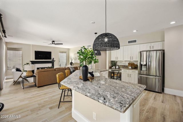 4718 E VIA MONTOYA Drive, Phoenix, AZ 85050