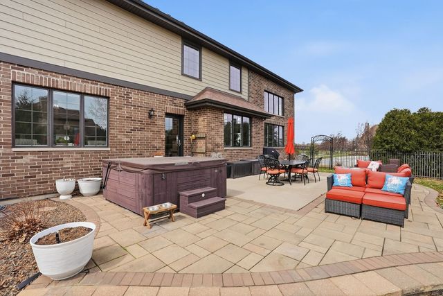 8743 Stone Creek Boulevard, Frankfort, IL 60423