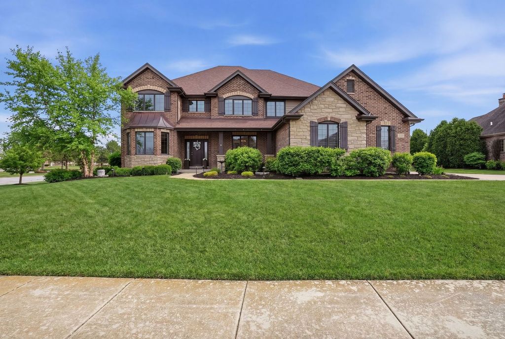 Image 1 of property listing at 8743 Stone Creek Boulevard, Frankfort, IL 60423
