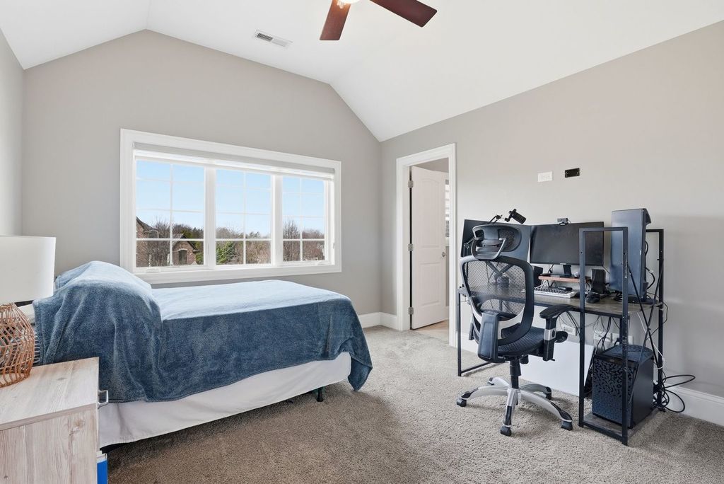 Image 29 of property listing at 8743 Stone Creek Boulevard, Frankfort, IL 60423