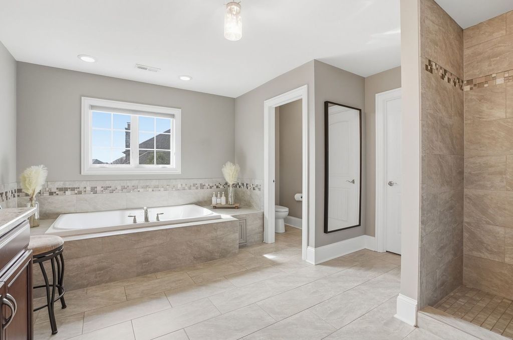 Image 37 of property listing at 8743 Stone Creek Boulevard, Frankfort, IL 60423